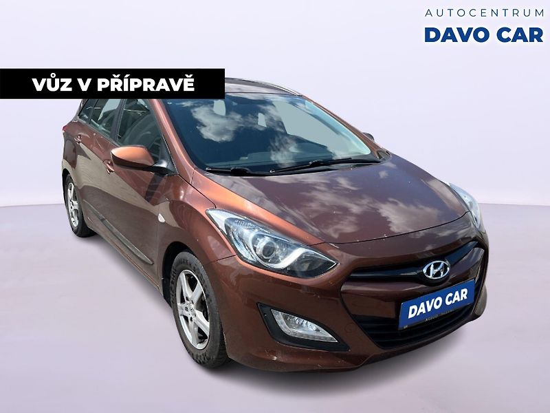 Hyundai i30 1,4 i CVVT 73kW Trikolor CZ - fotka 2 z 12