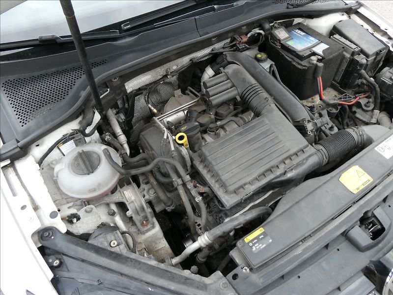 Volkswagen Golf 1,2 TSi 81kW 2x kola, serviska - fotka 33 z 54