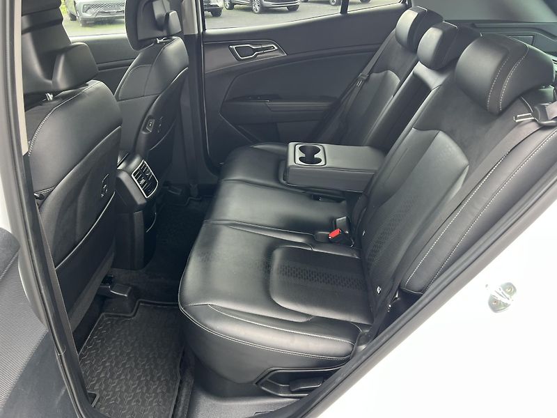 Kia Sportage (2023) 1.6T-GDI 169kW 4x4 AT TOP - fotka 9 z 28