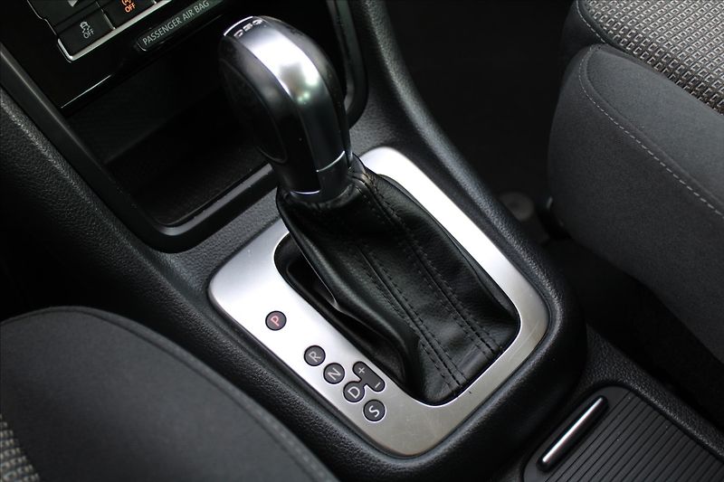 Volkswagen Sharan 2,0 TDI  AUTOMAT,7 MÍST - fotka 15 z 26