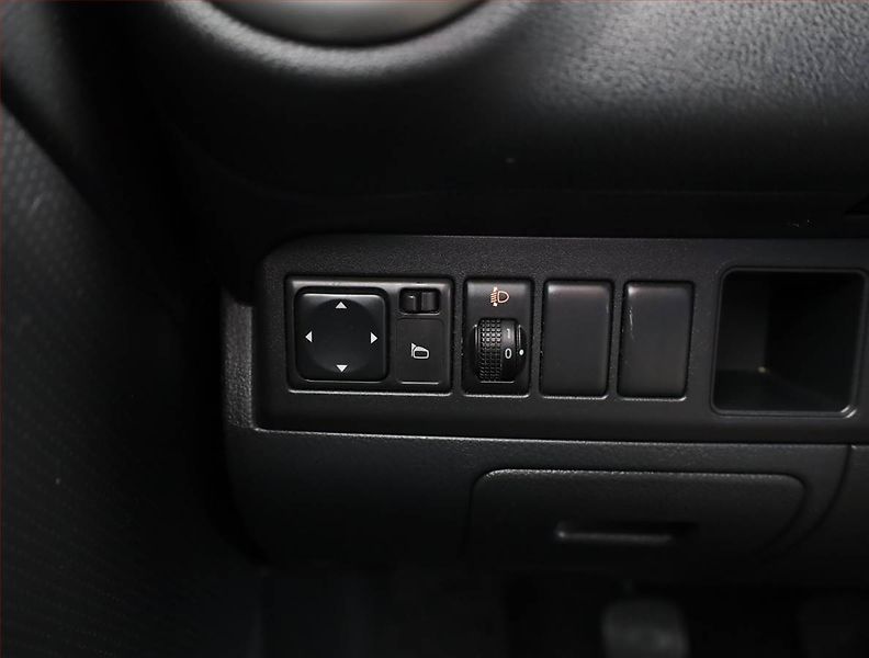 Nissan Note (2007) 1.4, Serv.kniha, nová STK - fotka 13 z 14