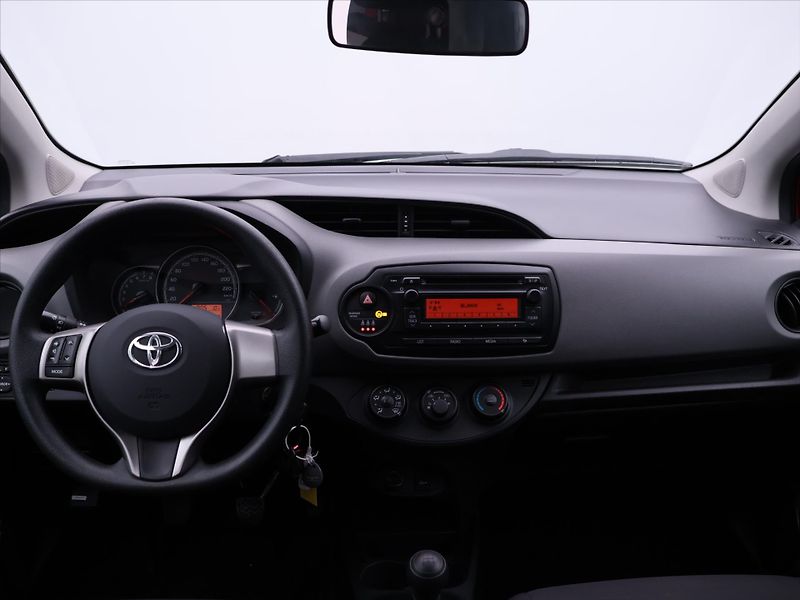 Toyota Yaris 1,0 VVT-i 51kW Entry Serv. kni - fotka 15 z 22
