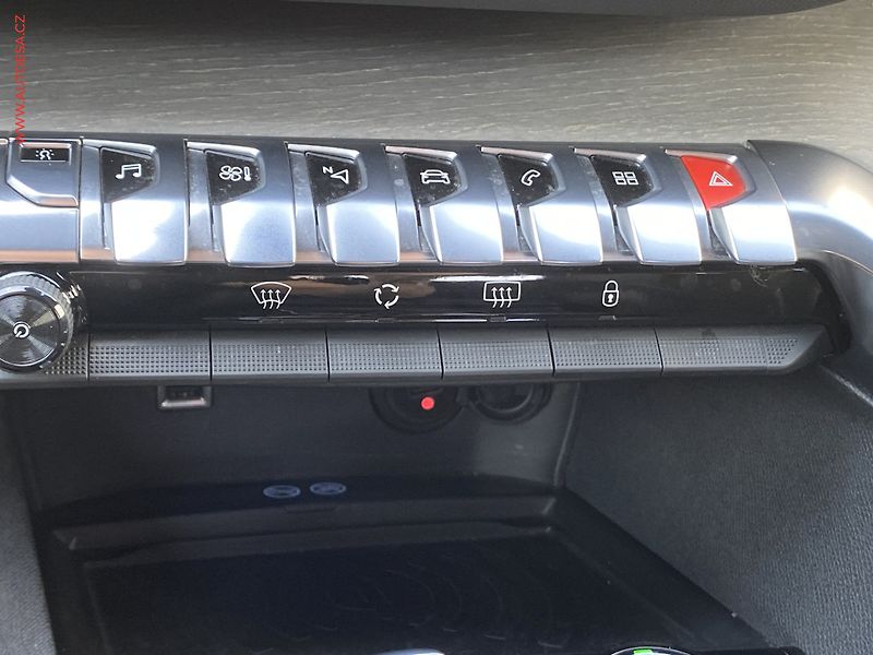 Peugeot 5008 (2018) 2.0 HDi, GT Line, AT, LED, TZ - fotka 15 z 17