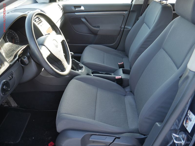 Volkswagen Jetta (2007) 1.6i, ČR, autoAC - fotka 9 z 16