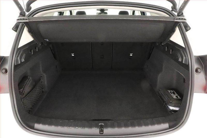 BMW X1 (2023) xDrive18d - fotka 11 z 17