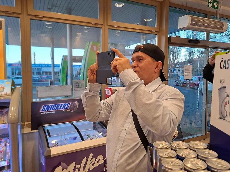 Čerpací stanice MOL napříč republikou zavedly speciální bezpečnostní opatření proti lupičům.