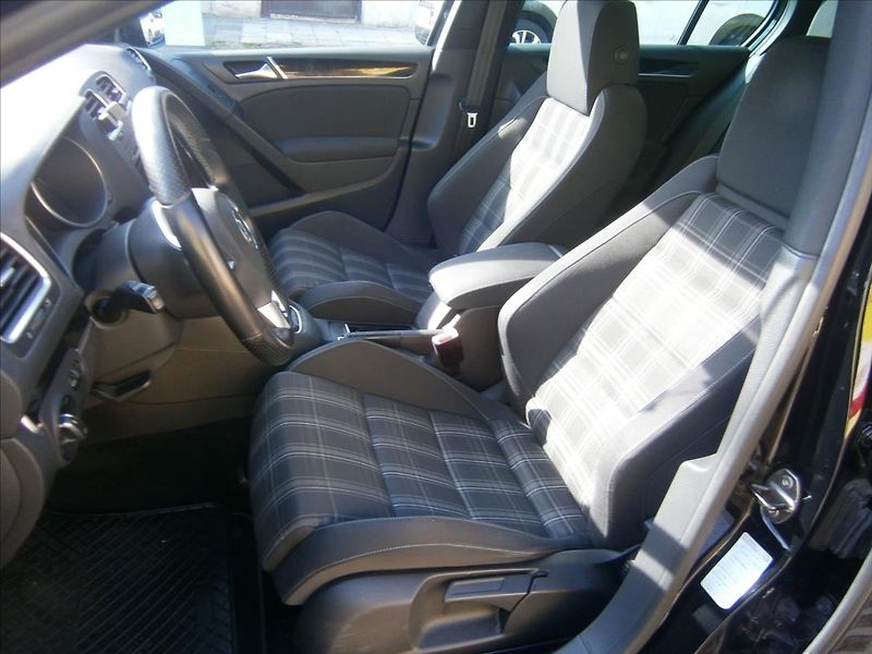 Volkswagen Golf 2,0 TDI  GTD 125 KW - fotka 5 z 12
