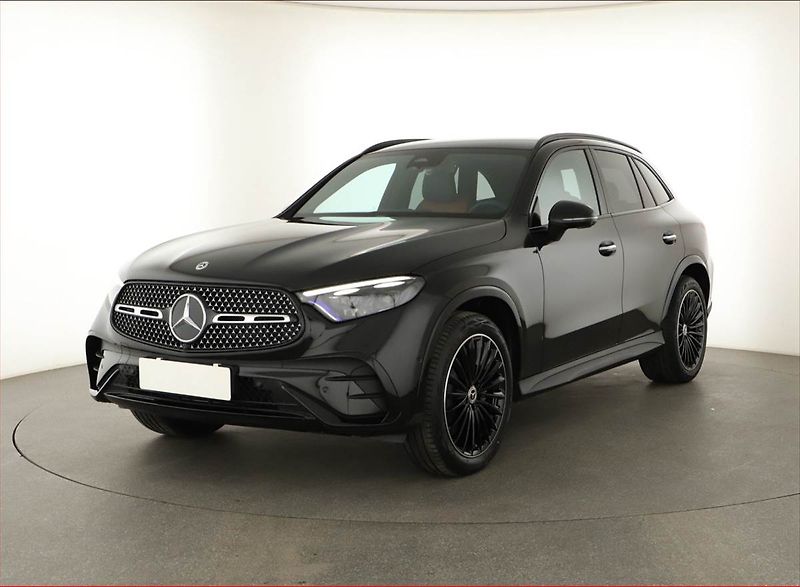 Mercedes-Benz GLC (2025) 220 d 4MATIC, AMG Line - fotka 2 z 28