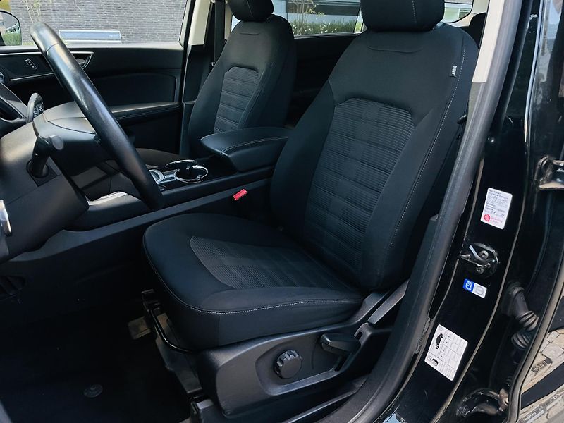 Ford Galaxy 2.0TDCi MANUÁL 7MÍST SENZORY - fotka 29 z 46