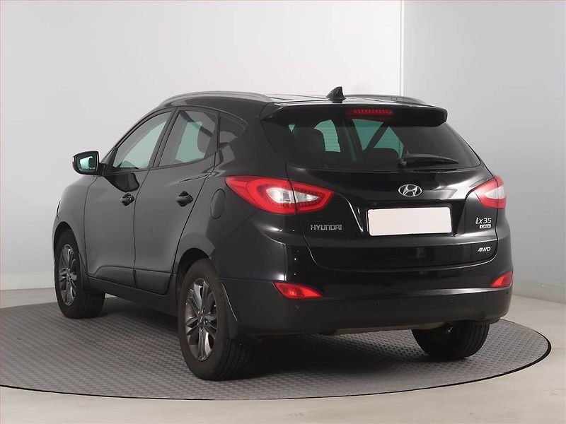 Hyundai ix35 (2015) 2.0 CRDi, 4X4, Navi, Tempomat - fotka 4 z 17