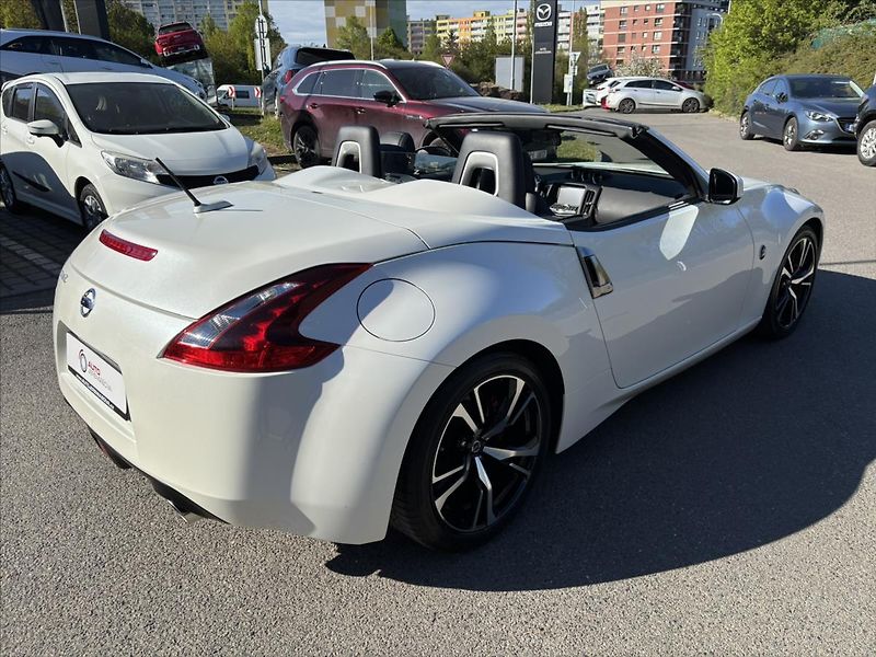 Nissan 370 Z 3,7 i Premium 1.ČR TOP STAV - fotka 5 z 49