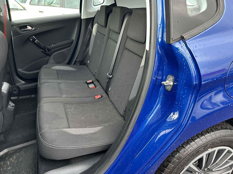Peugeot 2008 (2019) 1.2PT, 1.maj,ČR - fotka 10 z 16