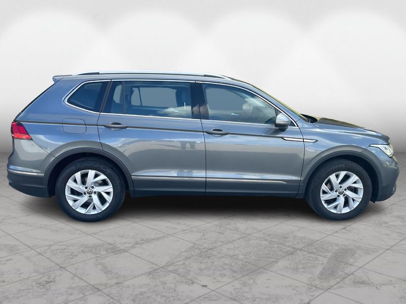 Volkswagen Tiguan 2.0 TDi DSG 7st. LIFE - fotka 8 z 28