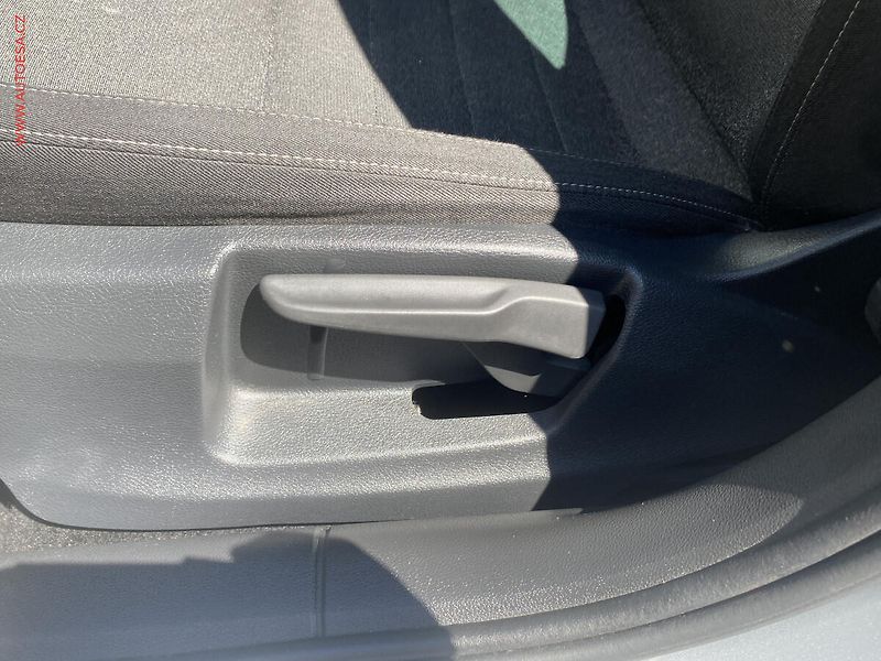 Škoda Octavia (2019) 2.0 TDi, Soleil, LED, navi, - fotka 14 z 19