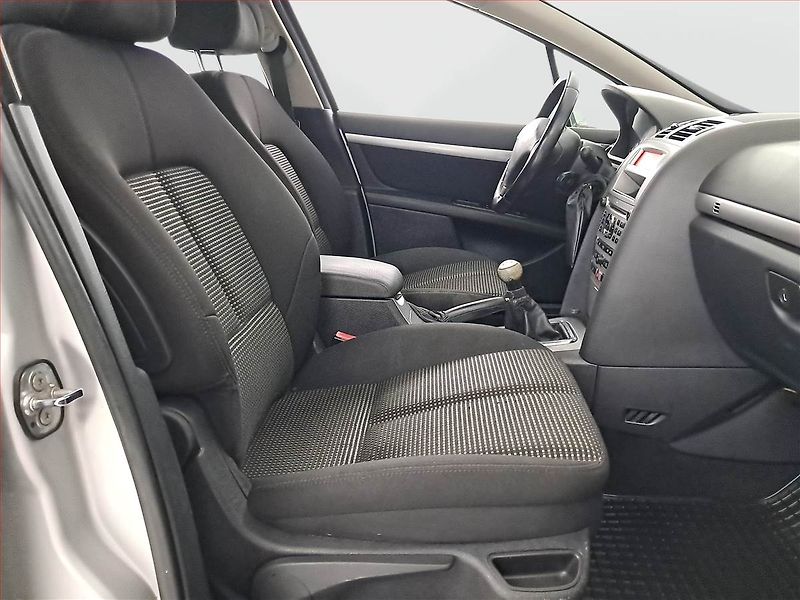 Peugeot 407 (2009) 2.0 16V, nová STK, udržované - fotka 9 z 15