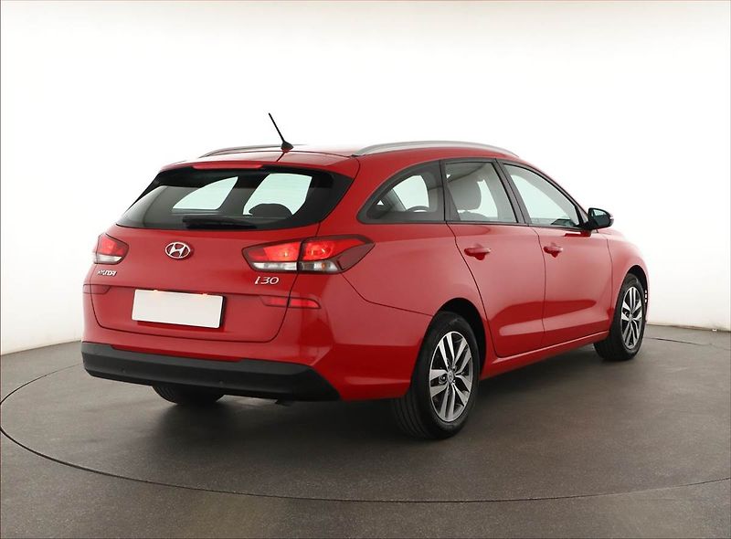 Hyundai i30 (2019) 1.4 T-GDI, Tempomat - fotka 5 z 13