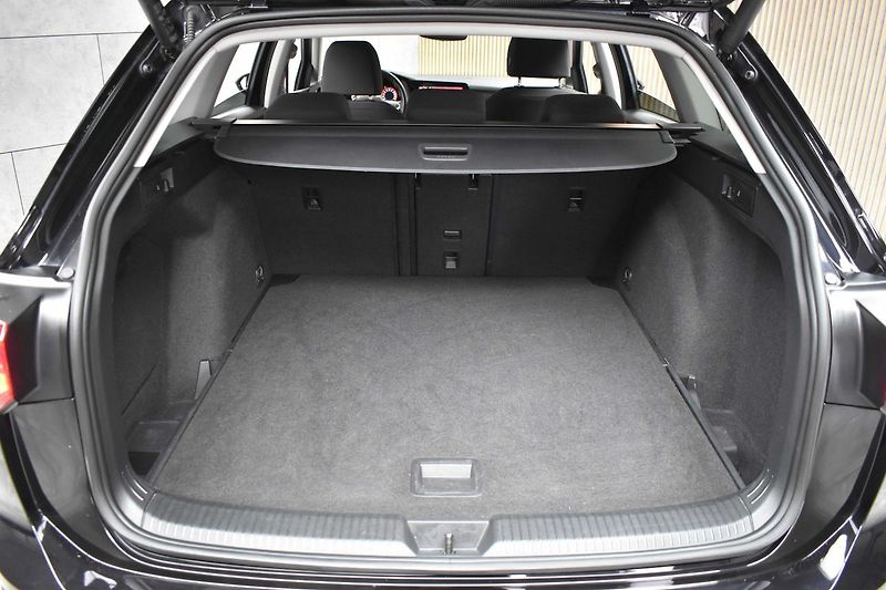 Volkswagen Golf 1.5 TSI STYLE*2xPNEU*DPH*ČR 1M - fotka 34 z 35