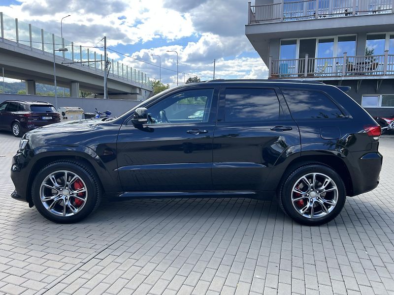 Jeep Grand Cherokee SRT 6.4 V8 HEMI - fotka 6 z 30