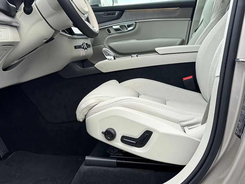 Volvo XC90 PLUS B5, 360°, VZDUCH - fotka 10 z 22