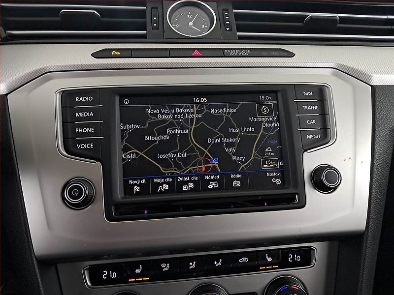 Volkswagen Passat (2017) 2.0 TDI, Automat, Navi - fotka 19 z 21