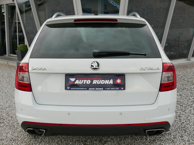 Škoda Octavia RS 2,0TSI Panorama REZERVACE - fotka 11 z 43