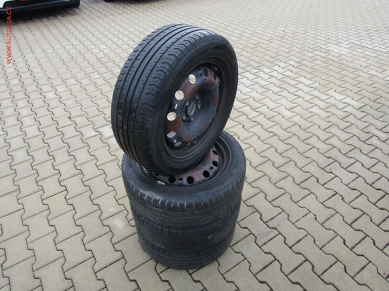 Škoda Fabia (2014) 1.6TDi, ČR, Klima - fotka 18 z 18