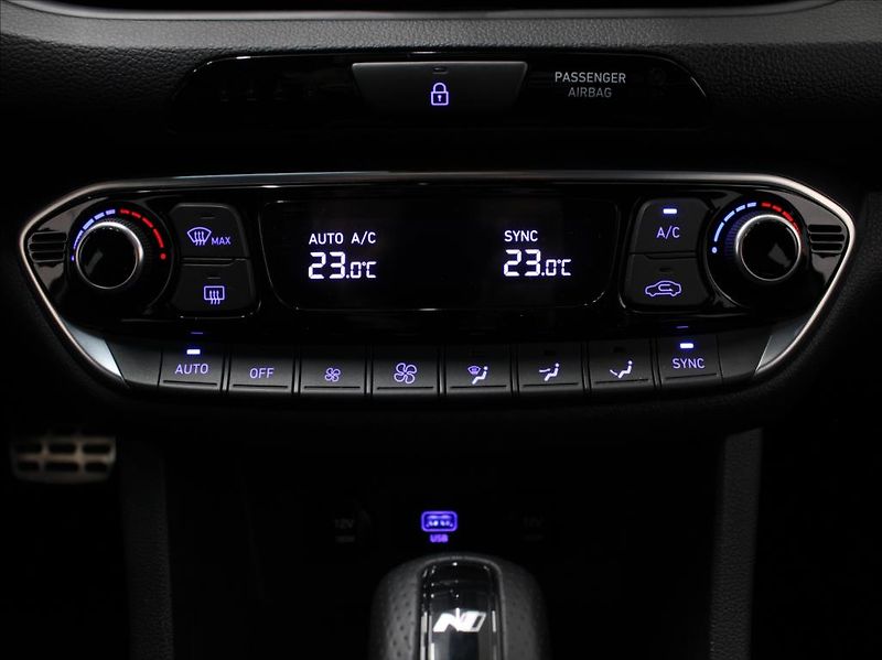 Hyundai i30 2,0 T-GDi DCT N-Perf. 32tkm! Č - fotka 19 z 27