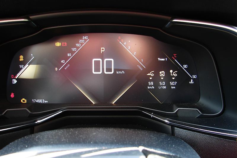 DS Automobiles DS7 Crossback 2.0 BlueHDi 176PS 8-AT KLIMA - fotka 26 z 43
