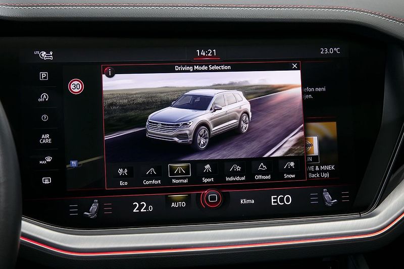 Volkswagen Touareg 3.0TDI 210kW R-Line Edition 20 - fotka 36 z 50