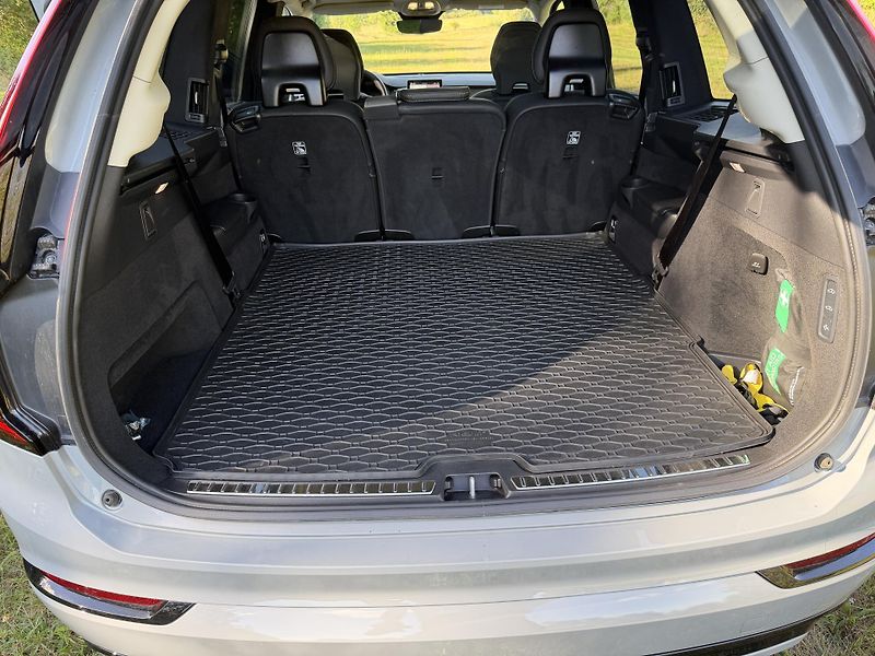 Volvo XC90 T8 ULTRA DARK,AWD,360,POLESTAR - fotka 21 z 31