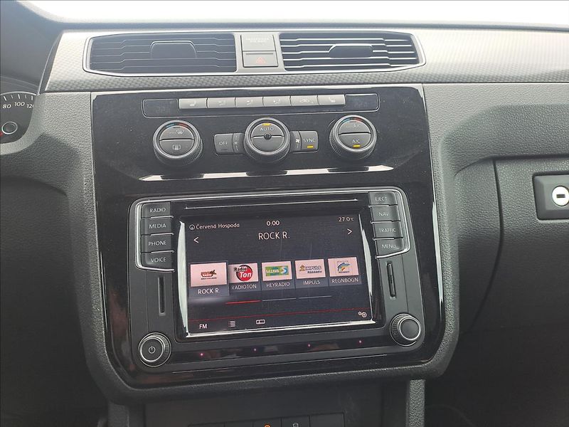 Volkswagen Caddy 2,0 TDI DSG 4MOTION - fotka 12 z 16
