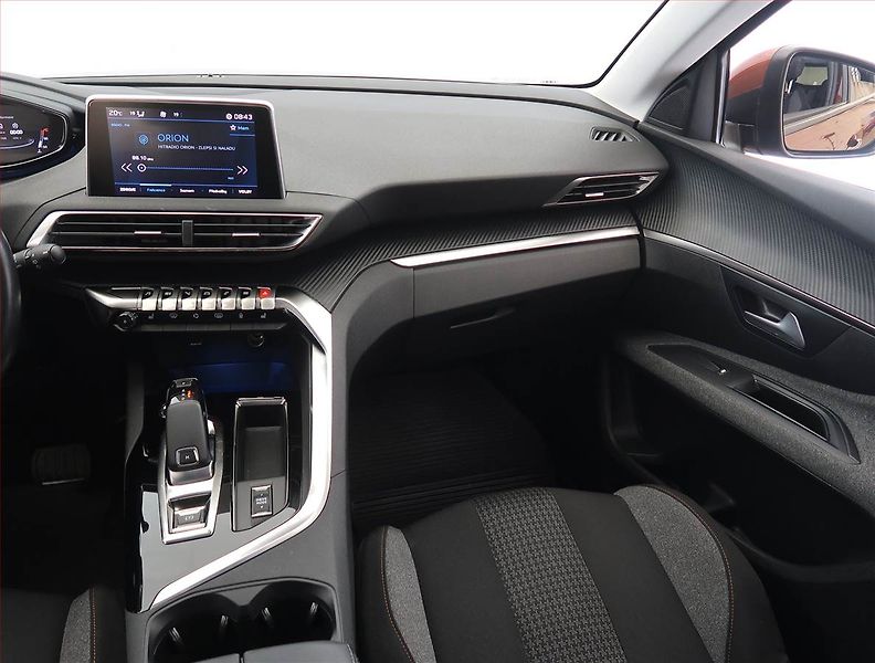 Peugeot 5008 (2021) Active Pack PureTech 130 - fotka 8 z 22