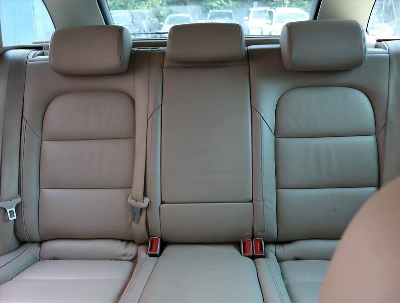 Škoda Superb (2010) 2.0 TDI, Navi, Xenony - fotka 10 z 24