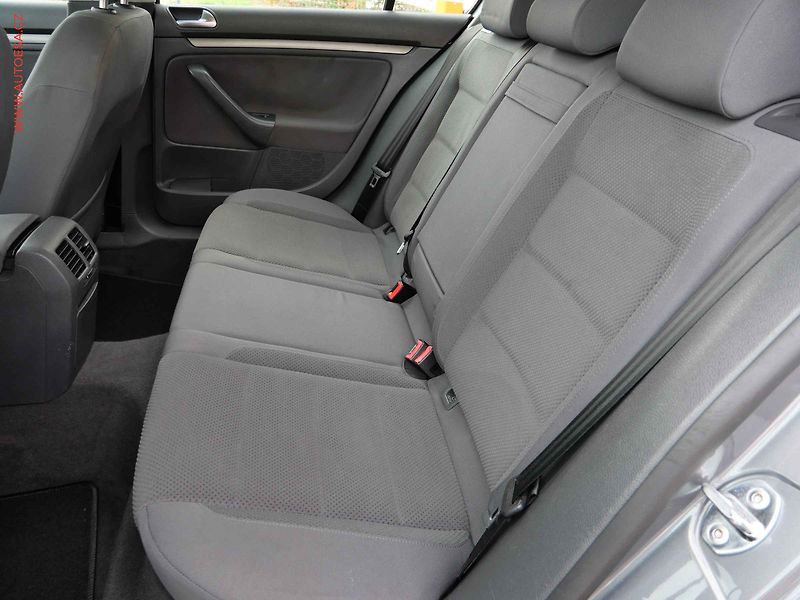 Volkswagen Golf (2006) 1.9 TDi 4x4, AC, temp. STK6 - fotka 10 z 16
