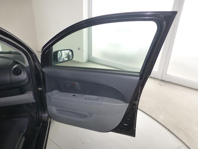 Daihatsu Sirion (2008) 1,0I-51KW*ALU KOLA**KLIMA** - fotka 15 z 21