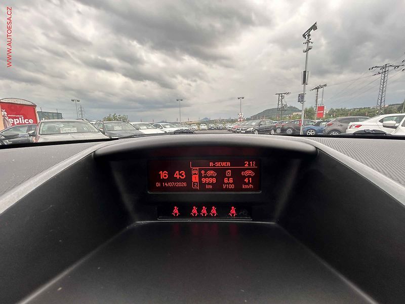 Peugeot 207 (2010) 1.4 16V, 1.maj,ČR, AC, park - fotka 15 z 15