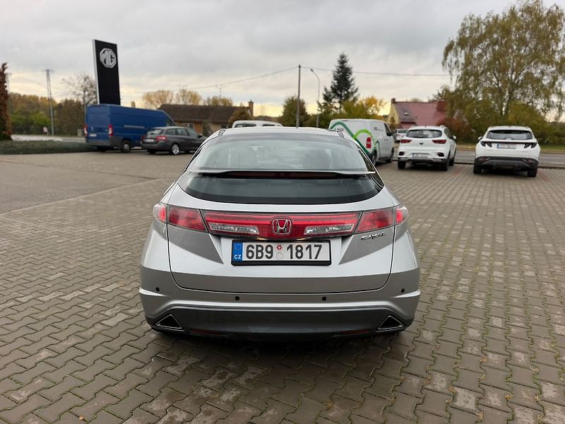 Honda Civic 1.4i Comfort 100 MAN6 - fotka 16 z 26