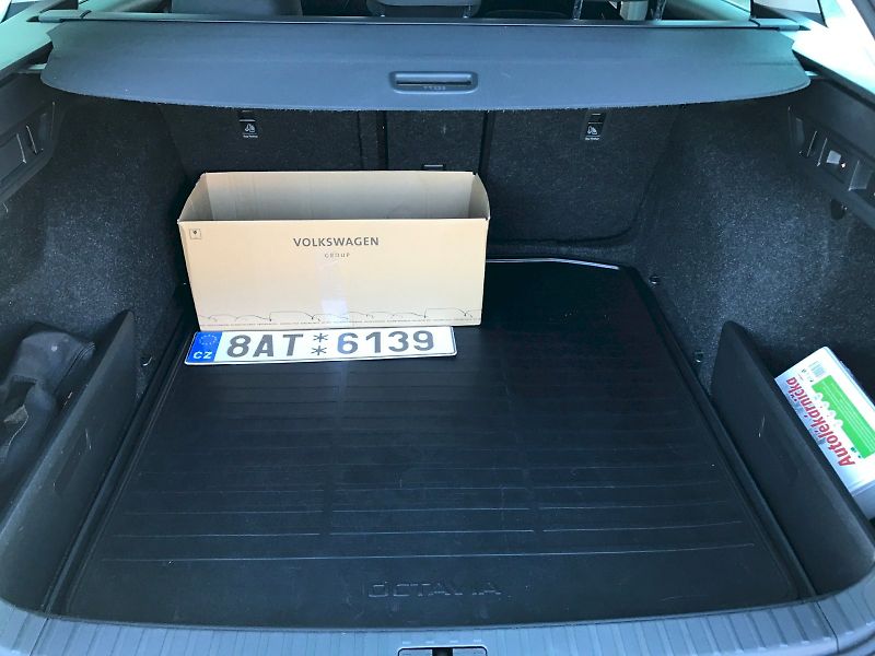 Škoda Octavia (2021) COM M-HEV STY TS 110/1.5 A7F - fotka 10 z 31