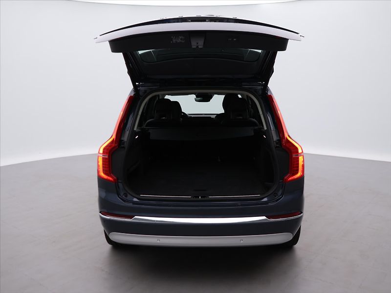 Volvo XC90 2,0 B5 173kW AWD LED CZ Kuže - fotka 9 z 27