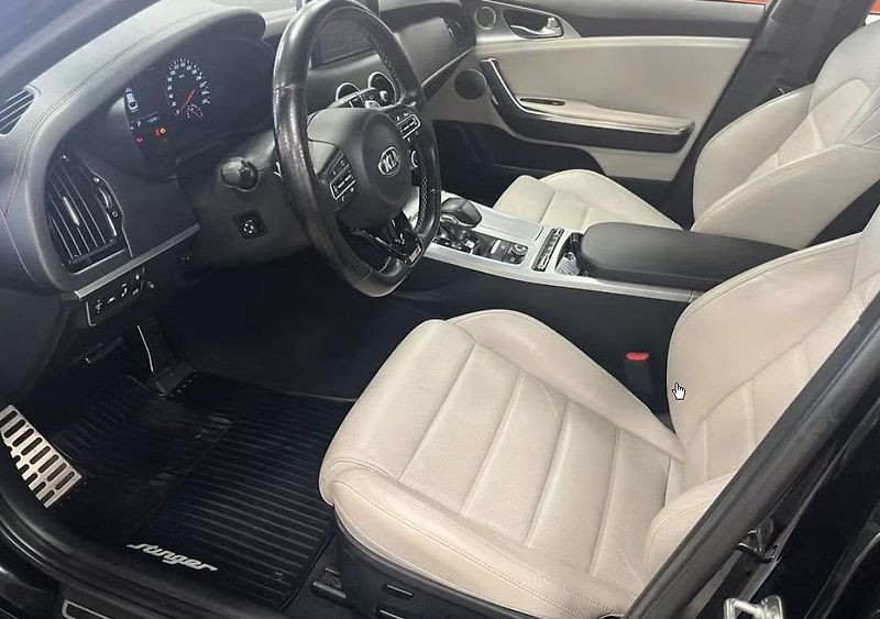 Kia Stinger 2.2 CRDI AWD GT Bílý in. HuD  - fotka 7 z 21