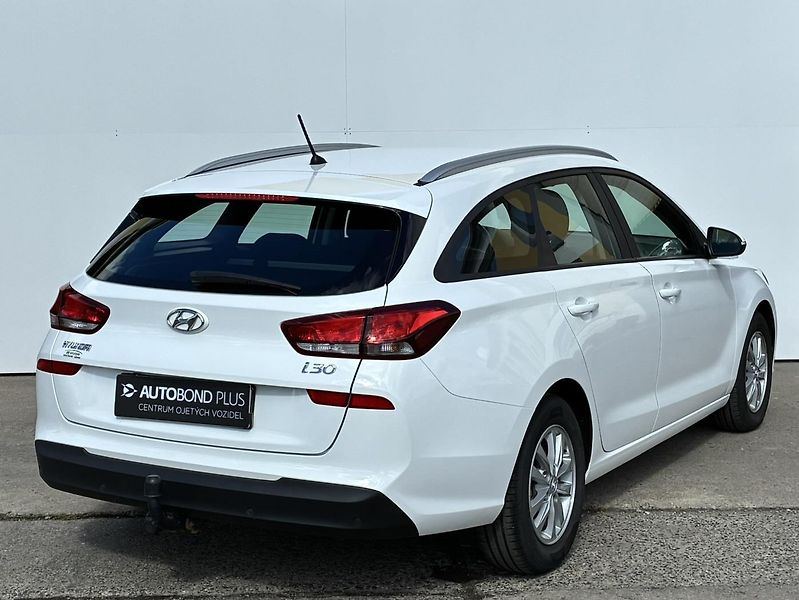 Hyundai i30 1-0 T-GDI 88kW Trikolor - fotka 2 z 19