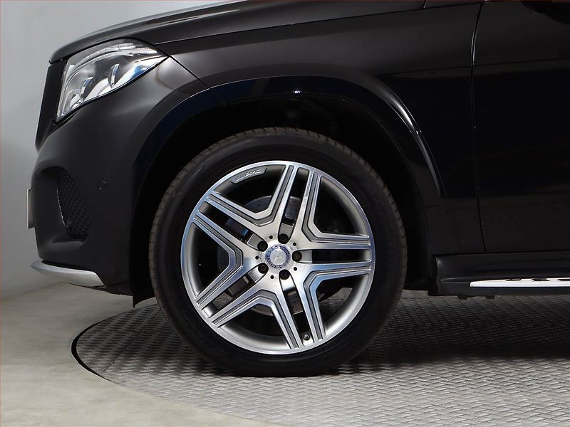 Mercedes-Benz GLS (2017) 350 d 4MATIC - fotka 13 z 27