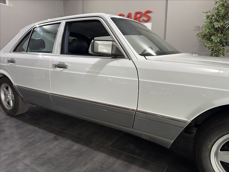 Mercedes-Benz Třídy S 3,0   SE 300 W126 V6 ŠPANĚLSKO - fotka 30 z 37