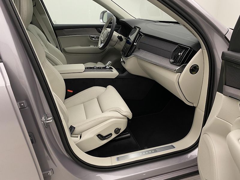 Volvo XC90 (2026) T8 AWD Plug-in BRIGHT PLUS 7m - fotka 26 z 71