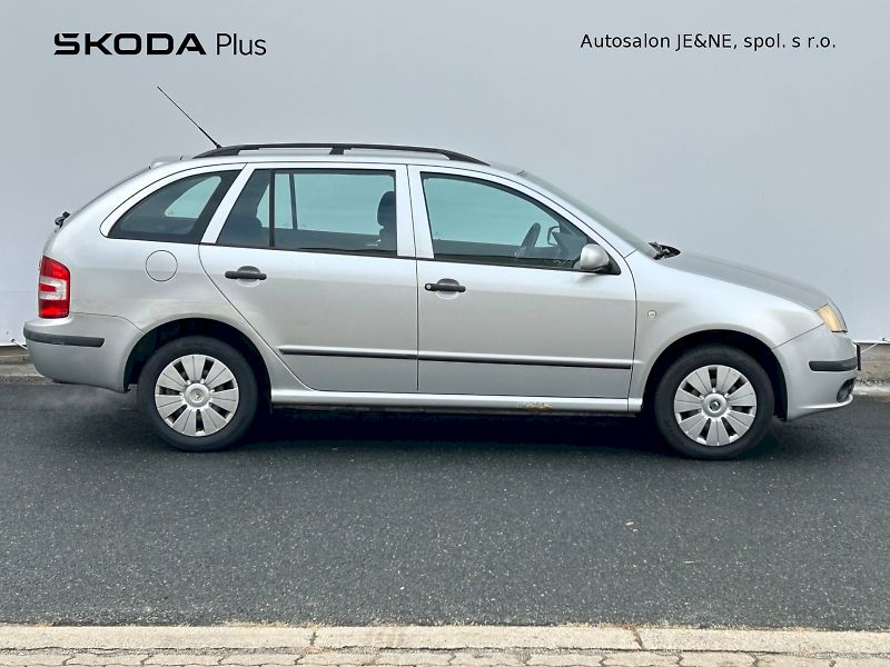 Škoda Fabia (2008) Ambiente 1.2 HTP 47 kW Combi - fotka 8 z 22
