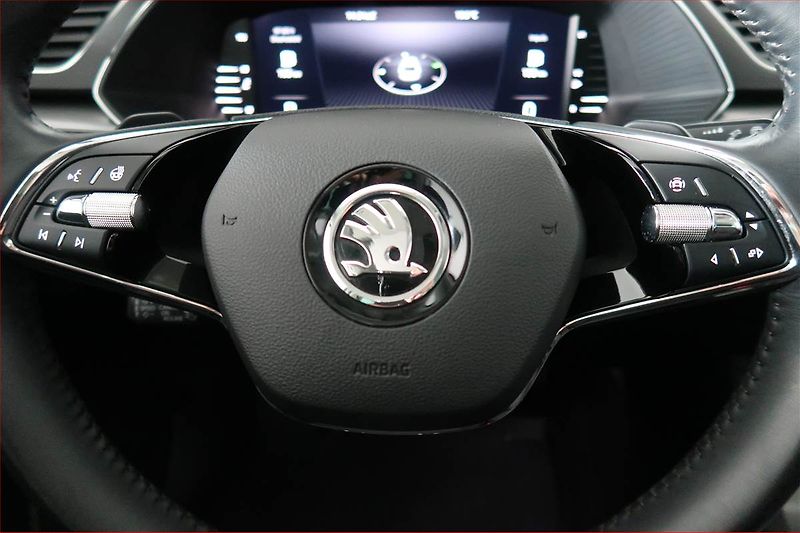 Škoda Superb (2023) 2.0 TDI - fotka 17 z 20