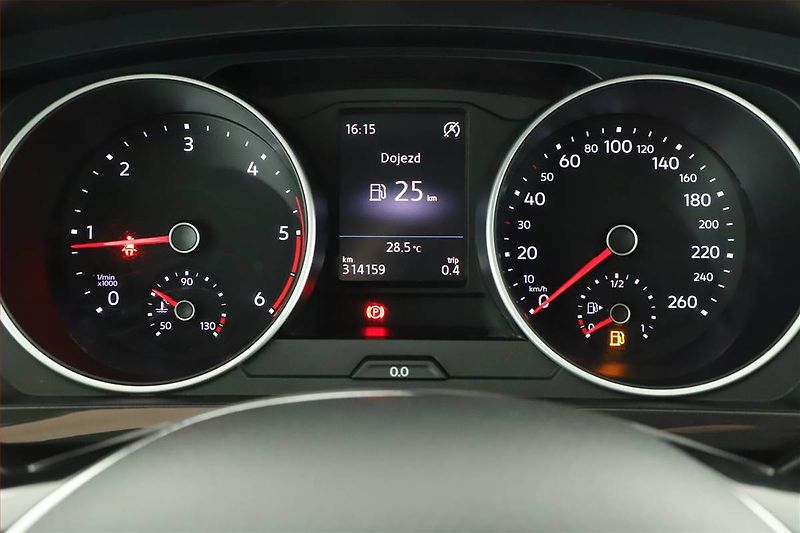 Volkswagen Tiguan (2019) Highline 2.0 TDI, ČR,1.maj - fotka 8 z 21