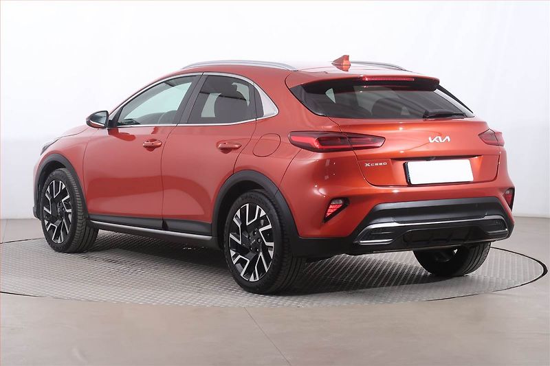 Kia XCeed (2023) Gold 1.5 T-GDI, Serv.kniha - fotka 4 z 25