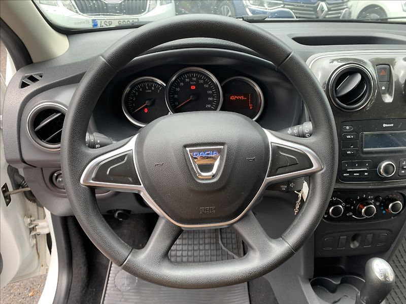Dacia Sandero 1,0 SCe ČR,KLIMATIZACE - fotka 11 z 17
