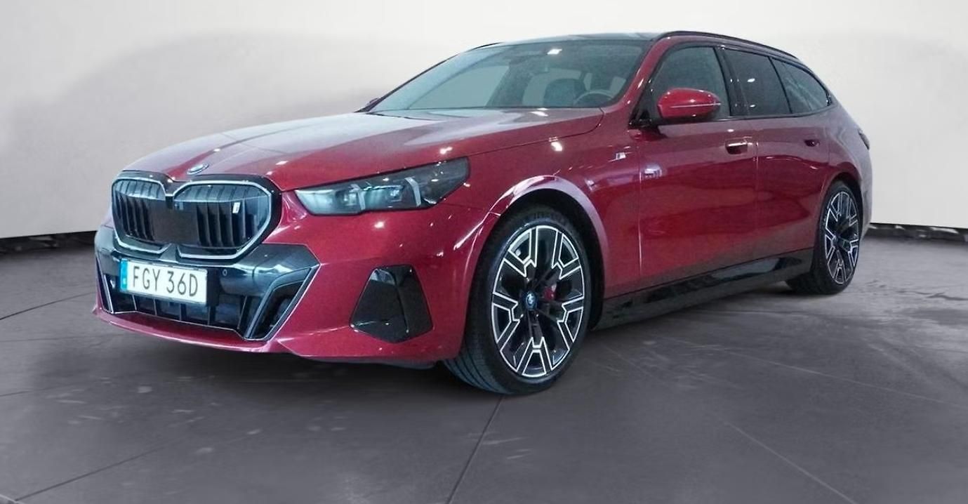 BMW i5 eDrive40 Touring M 360k Tažné